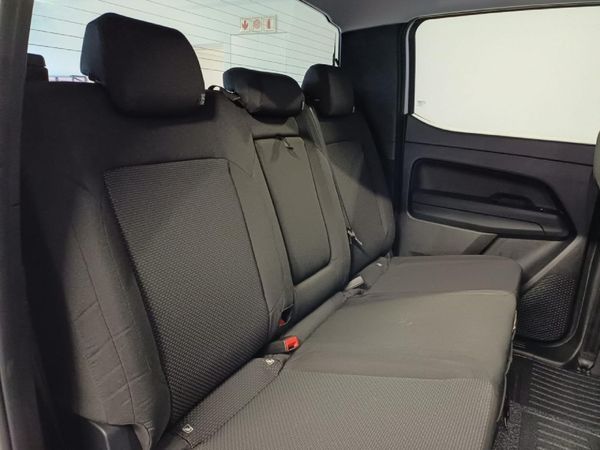 2026-Volkswagen-Amarok-20-TDI-125kW-Auto-Double-Cab image:9