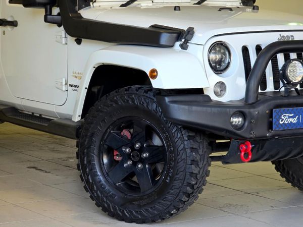2015-Jeep-Wrangler-Unlimited-Sahara-36-V6-Auto image:1