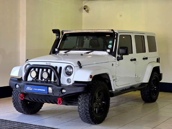 2015-Jeep-Wrangler-Unlimited-Sahara-36-V6-Auto image:6