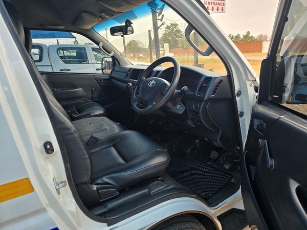 2021-Toyota-Quantum-25-D-4D-Sesfikile-16-seat image:8