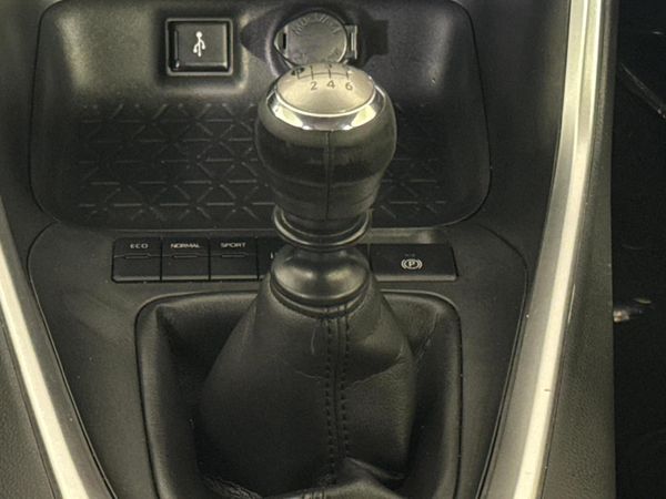 2020-Toyota-RAV4-20-GX image:10