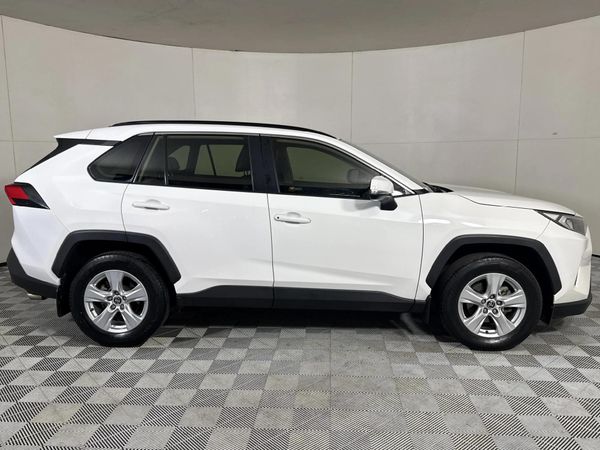 2020-Toyota-RAV4-20-GX image:16