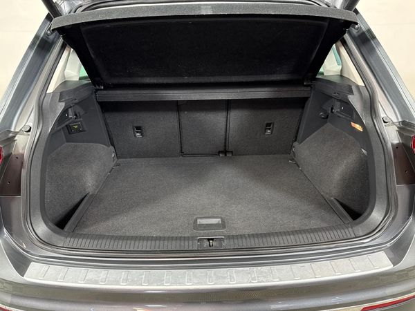 2018-Volkswagen-Tiguan-20-TDI-Highline-4Motion-Auto image:12