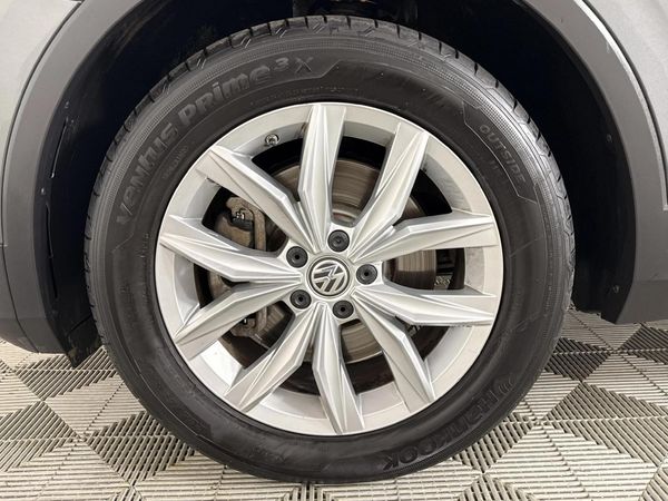 2018-Volkswagen-Tiguan-20-TDI-Highline-4Motion-Auto image:4