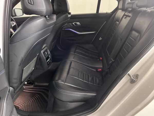 2019-BMW-3-Series-330i-M-Sport-Launch-Edition image:3