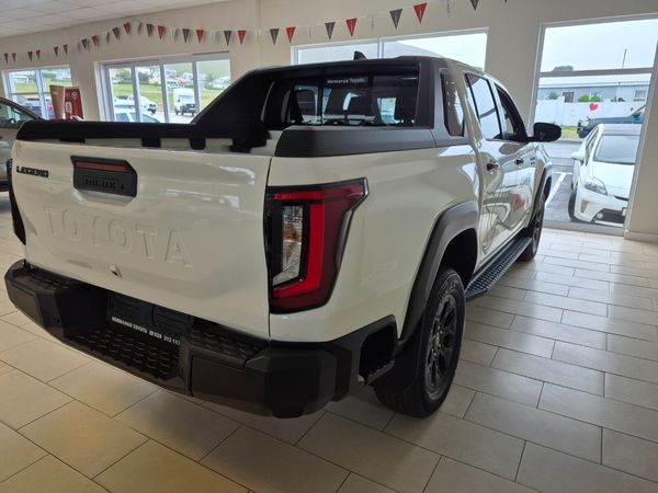 2026-Toyota-Hilux-28-GD-6-RB-Legend-Auto-Double-Cab-Mhev image:1