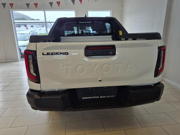 2026-Toyota-Hilux-28-GD-6-RB-Legend-Auto-Double-Cab-Mhev image:3