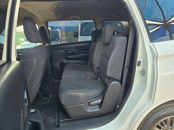 2022-Suzuki-Ertiga-15-GLX-Auto image:12