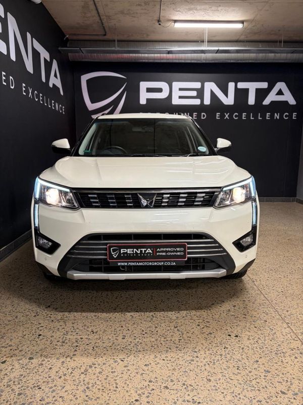 2023-Mahindra-XUV-300-15D-W8 image:2