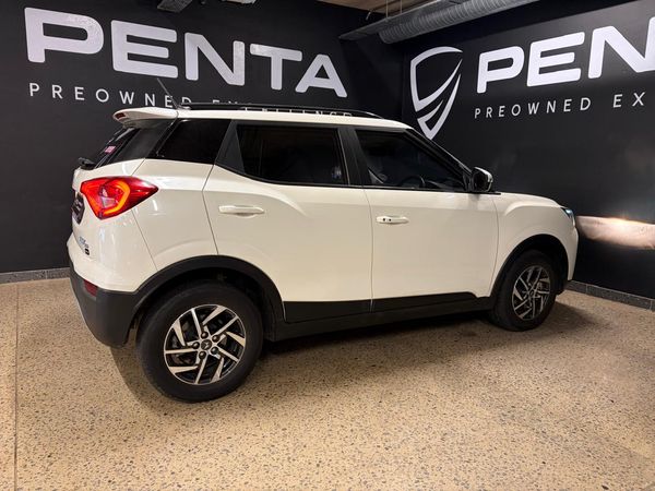 2023-Mahindra-XUV-300-15D-W8 image:3