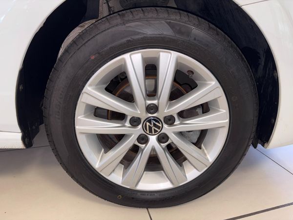 2021-Volkswagen-Polo-Vivo-16-Comfortline-Auto-5-dr image:11