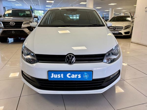 2021-Volkswagen-Polo-Vivo-16-Comfortline-Auto-5-dr image:4