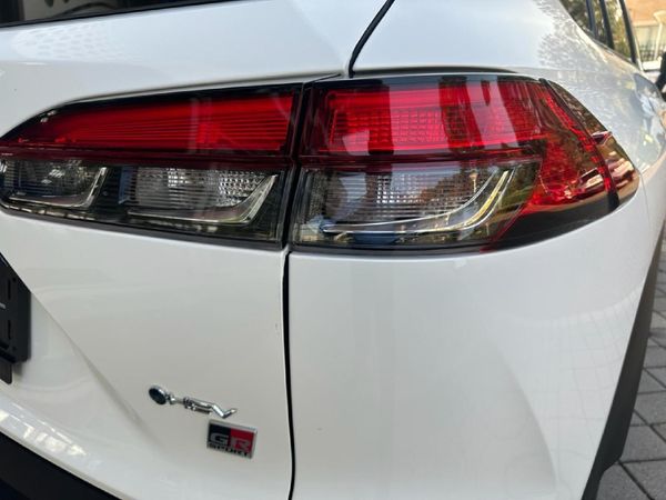 2026-Toyota-Corolla-Cross-18-GR-S-Hybrid image:12