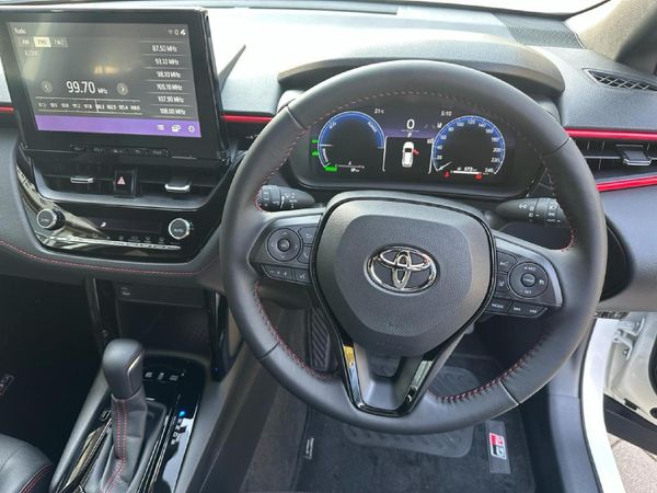2026-Toyota-Corolla-Cross-18-GR-S-Hybrid image:20