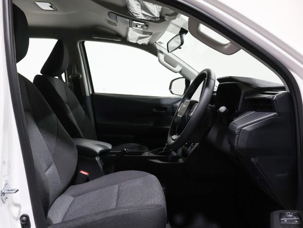 2026-Toyota-Hilux-28-GD-6-Raider-4x4-Auto-Double-Cab image:11