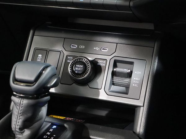 2026-Toyota-Hilux-28-GD-6-Raider-4x4-Auto-Double-Cab image:15