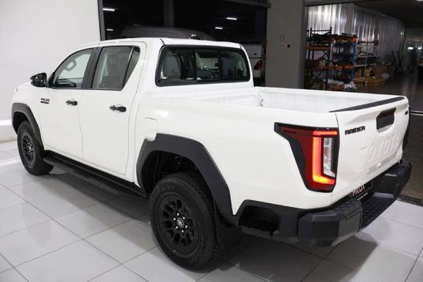 2026-Toyota-Hilux-28-GD-6-Raider-4x4-Auto-Double-Cab image:6
