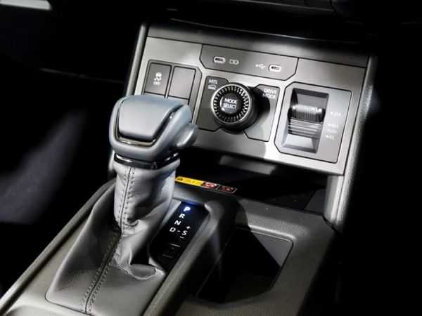 2026-Toyota-Hilux-28-GD-6-Raider-4x4-Auto-Double-Cab image:8