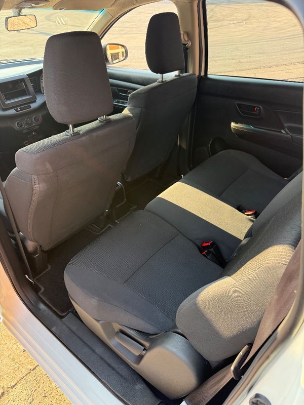 2025-Suzuki-Ertiga-15-GA image:11
