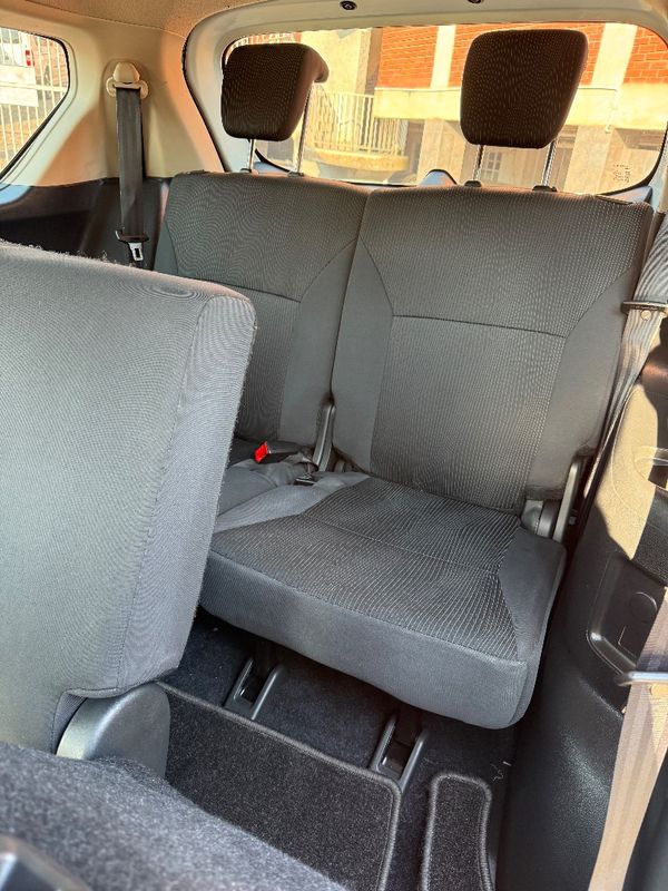 2025-Suzuki-Ertiga-15-GA image:13