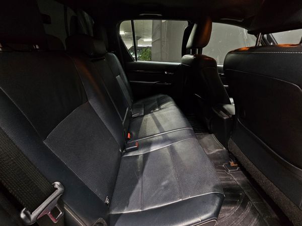 2020-Toyota-Hilux-28-GD-6-Raised-Body-Legend-4x4-Auto-Double-Cab image:13
