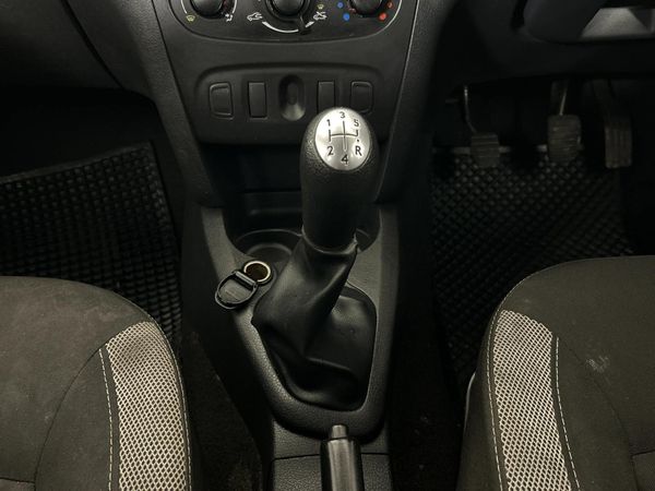 2017-Renault-Sandero-900T-Stepway-Dynamique image:10