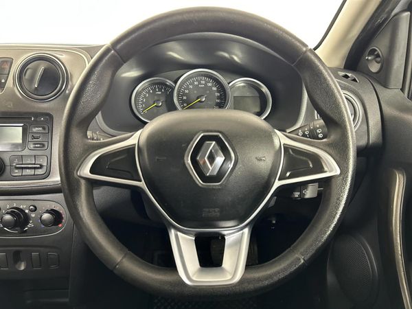 2017-Renault-Sandero-900T-Stepway-Dynamique image:11
