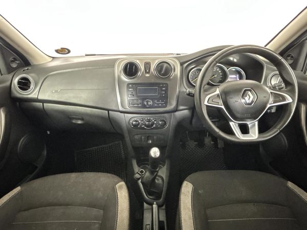 2017-Renault-Sandero-900T-Stepway-Dynamique image:1