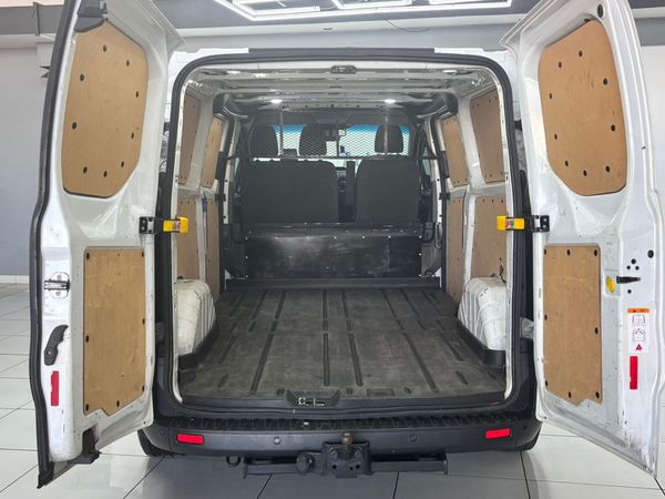 2022-Ford-Transit-Custom-22-TDCi-Ambiente-LWB-92kW-Panel-Van image:16