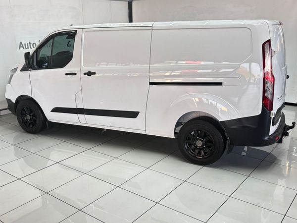 2022-Ford-Transit-Custom-22-TDCi-Ambiente-LWB-92kW-Panel-Van image:4