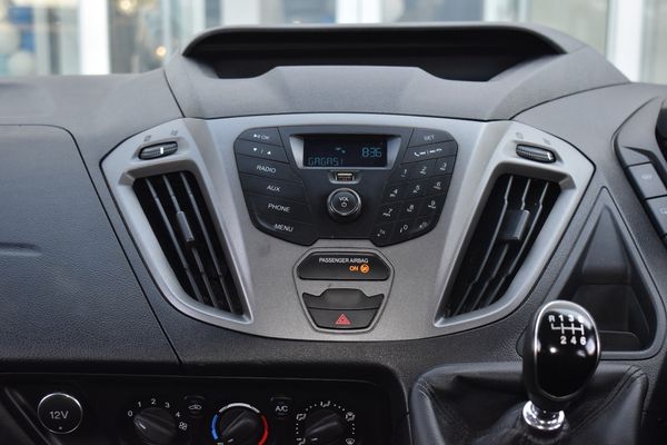 2020-Ford-Tourneo-Custom-22-TDCi-Trend-LWB-92kW image:9