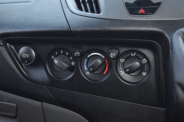 2020-Ford-Tourneo-Custom-22-TDCi-Trend-LWB-92kW image:11