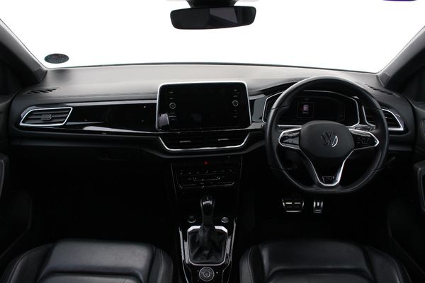 2022-Volkswagen-T-Roc-20-TSI-4M-R-Line-Auto image:1