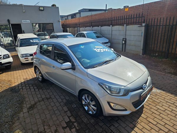 2013-Hyundai-i20-14-Fluid image:3