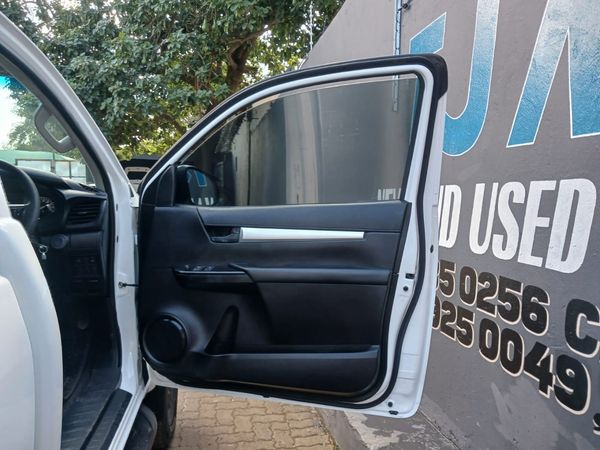 2023-Toyota-Hilux-24-GD-6-SR-4x4-Single-Cab image:11