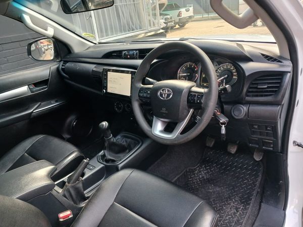 2023-Toyota-Hilux-24-GD-6-SR-4x4-Single-Cab image:8