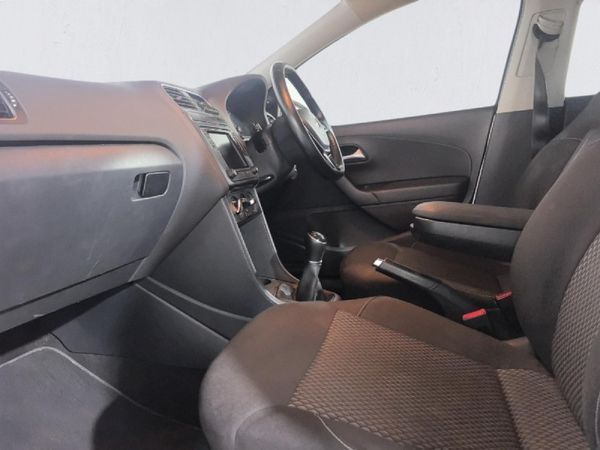 2018-Volkswagen-Polo-Vivo-16-Highline-5-dr image:12