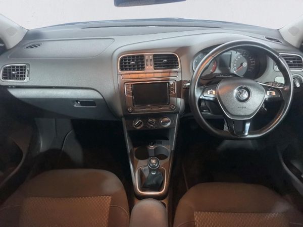 2018-Volkswagen-Polo-Vivo-16-Highline-5-dr image:8
