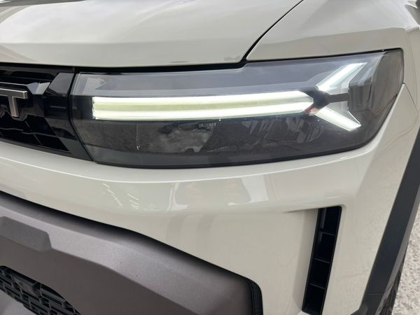 2025-Renault-Duster-13T-Intens-EDC image:8