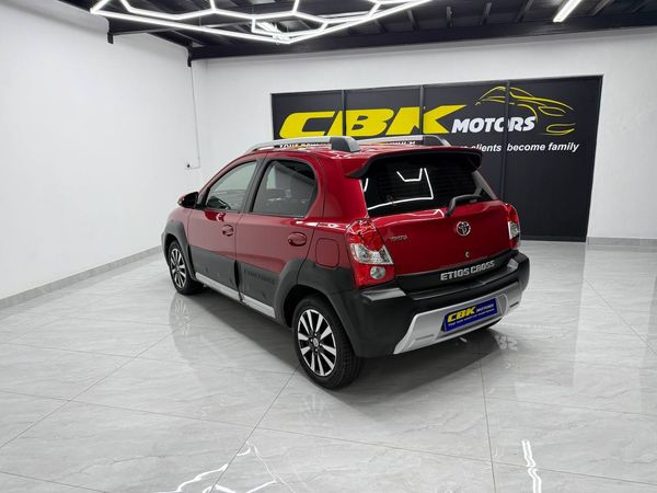 2015-Toyota-Etios-Cross-15-XS-5-dr image:4