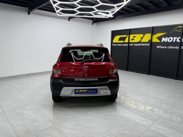 2015-Toyota-Etios-Cross-15-XS-5-dr image:7