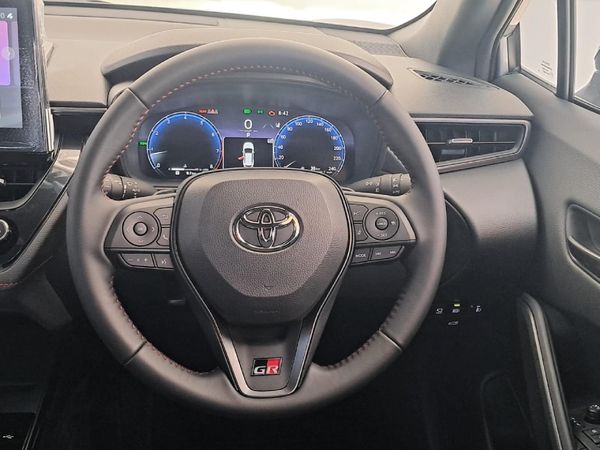 2026-Toyota-Corolla-Cross-18-GR-S image:15