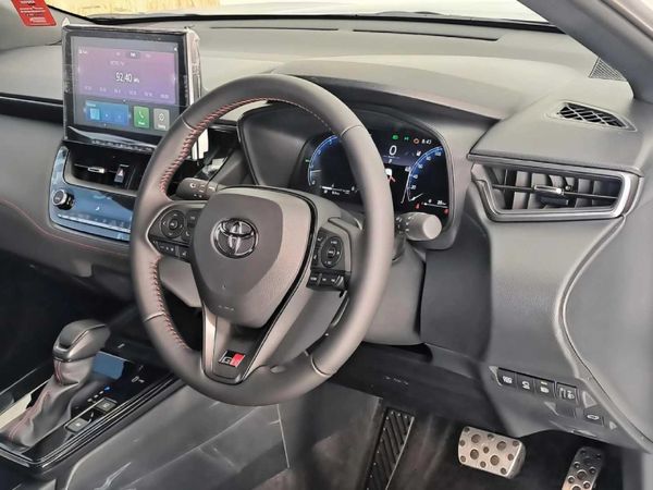 2026-Toyota-Corolla-Cross-18-GR-S image:19