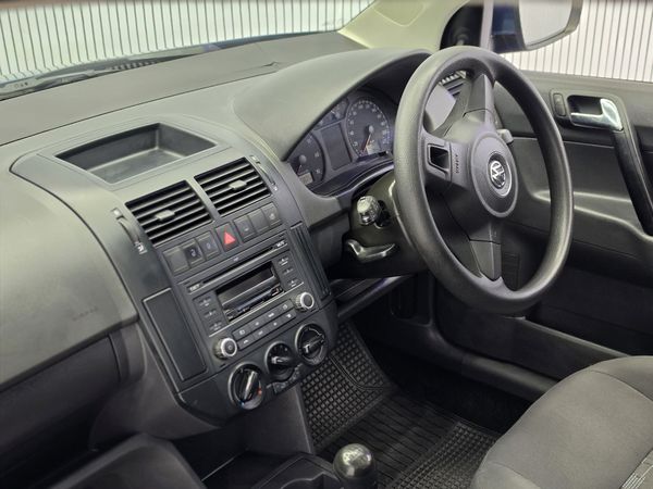 2017-Volkswagen-Polo-Vivo-GP-14-Trendline-5-dr image:13