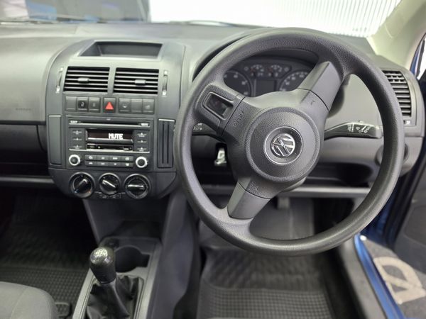 2017-Volkswagen-Polo-Vivo-GP-14-Trendline-5-dr image:1