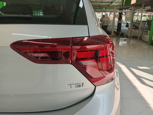2022-Volkswagen-Polo-10-TSI-Life image:17