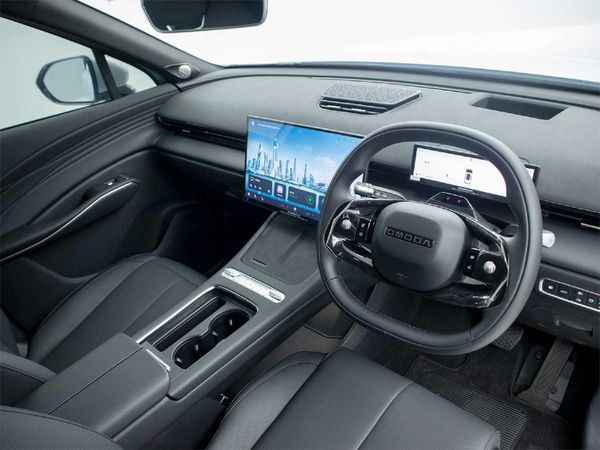2026-Omoda-C7-15T-SHS-DHT-Phev image:11