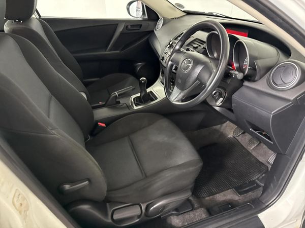 2011-Mazda-3-16-Sport-Original image:9