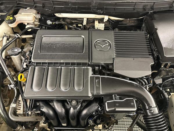 2011-Mazda-3-16-Sport-Original image:12