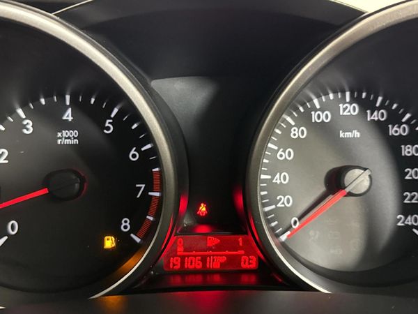 2011-Mazda-3-16-Sport-Original image:2